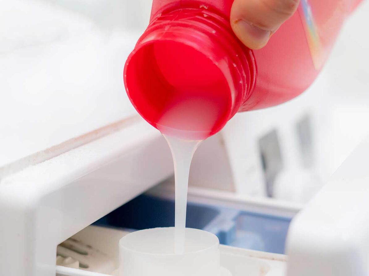 These detergents for white clothes contain problematic substances